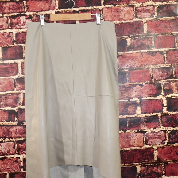 Chico's Size 0.5 XS Leather skirt Tan Hi-Lo skirt - Picture 3 of 8